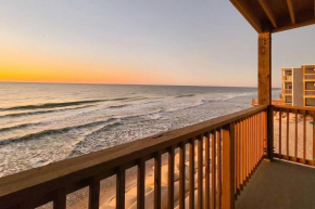 Oceanfront: Beach, Sand and Views at Coral Reef!